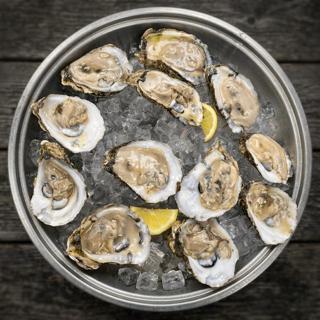 6 Oysters Fresh Shucked (RAW or Loaded).
